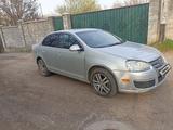 Volkswagen Jetta 2005 годаүшін3 300 000 тг. в Алматы – фото 2