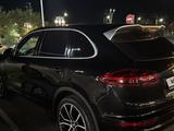 Porsche Cayenne 2014 года за 24 000 000 тг. в Туркестан – фото 5
