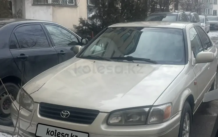 Toyota Camry 2001 года за 3 000 000 тг. в Алматы