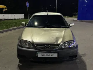 Toyota Avensis, 2001