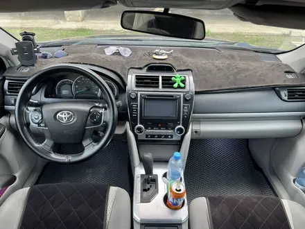Toyota Camry 2014 года за 6 900 000 тг. в Уральск – фото 4
