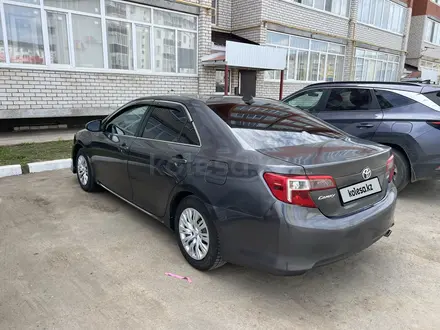 Toyota Camry 2014 года за 6 900 000 тг. в Уральск – фото 3