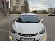 Hyundai Elantra, 2011