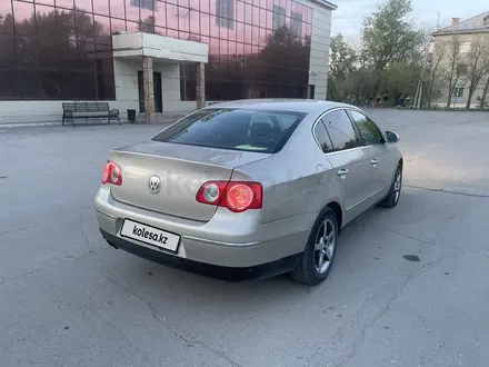 Volkswagen Passat 2005 года за 3 400 000 тг. в Астана – фото 6