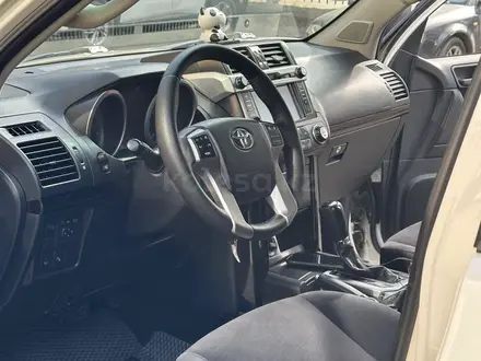 Toyota Land Cruiser Prado 2013 года за 15 250 000 тг. в Актобе – фото 3