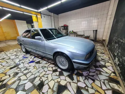 BMW 525 1990 года за 1 300 000 тг. в Астана – фото 2