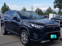 Toyota RAV4 2020 года за 13 000 000 тг. в Алматы