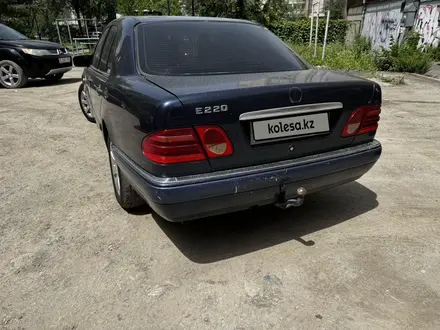 Mercedes-Benz E 230 1998 года за 1 500 000 тг. в Алматы – фото 4
