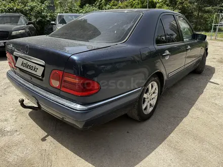 Mercedes-Benz E 230 1998 года за 1 500 000 тг. в Алматы – фото 3