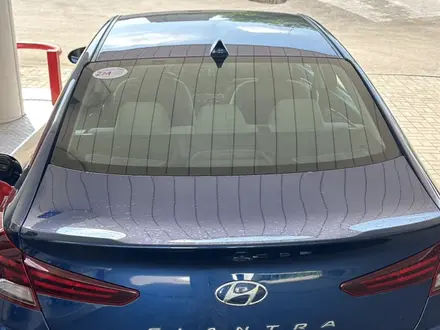 Hyundai Elantra 2020 года за 4 400 000 тг. в Караганда – фото 2