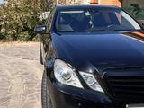 Mercedes-Benz E 200 2011 года за 7 500 000 тг. в Атырау – фото 2