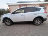 Toyota RAV4 2014 года за 8 500 000 тг. в Актобе – фото 3
