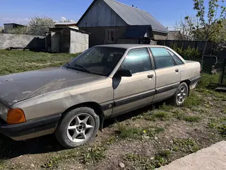 Audi 100