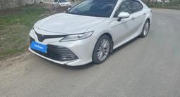 Toyota Camry 2020 года за 15 500 000 тг. в Атырау