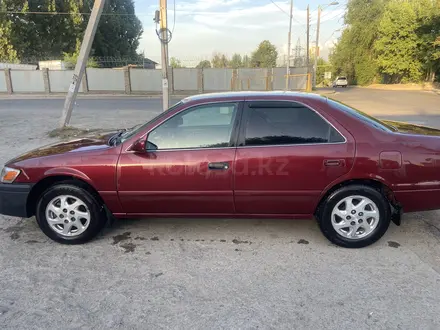 Toyota Camry 2001 года за 3 300 000 тг. в Алматы – фото 3