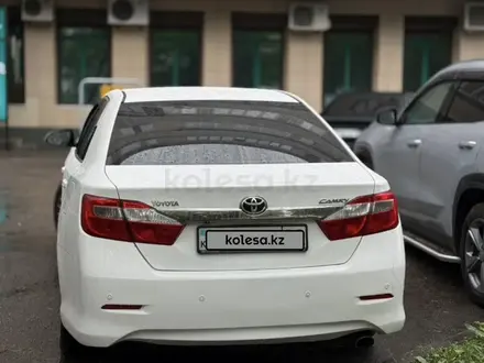 Toyota Camry 2014 года за 8 000 000 тг. в Шымкент – фото 11