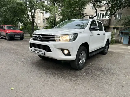 Toyota Hilux 2016 года за 13 500 000 тг. в Алматы – фото 2