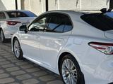 Toyota Camry 2019 года за 12 300 000 тг. в Шымкент – фото 4