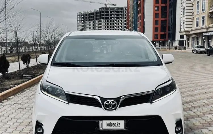 Toyota Sienna 2015 годаүшін11 000 000 тг. в Актау