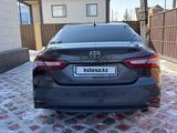 Toyota Camry 2021 года за 16 800 000 тг. в Астана – фото 3