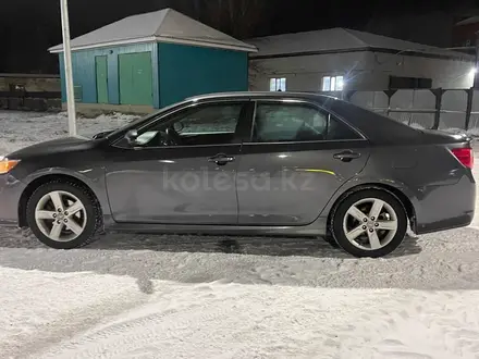 Toyota Camry 2012 года за 5 350 000 тг. в Актобе – фото 3