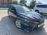 Toyota Camry 2019 года за 13 300 000 тг. в Актобе