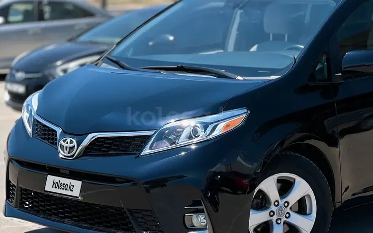 Toyota Sienna 2016 годаүшін9 500 000 тг. в Актау