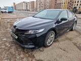 Toyota Camry 2019 года за 14 200 000 тг. в Астана – фото 3