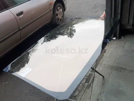Автомобильные стекла за 45 000 тг. в Алматы