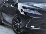 Toyota Camry 2020 годаfor19 000 000 тг. в Уральск – фото 4