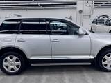 Volkswagen Touareg 2007 года за 7 500 000 тг. в Астана – фото 3