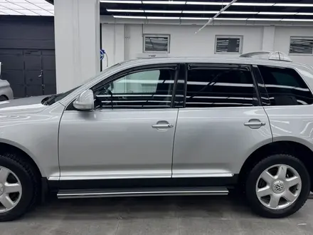Volkswagen Touareg 2007 года за 7 500 000 тг. в Астана – фото 4