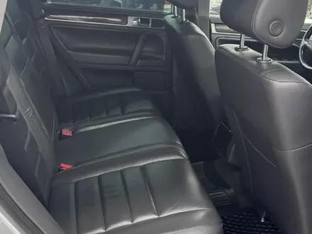 Volkswagen Touareg 2007 года за 7 500 000 тг. в Астана – фото 6
