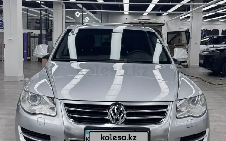 Volkswagen Touareg 2007 года за 7 500 000 тг. в Астана