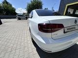 Volkswagen Jetta 2017 года за 6 750 000 тг. в Актобе – фото 5