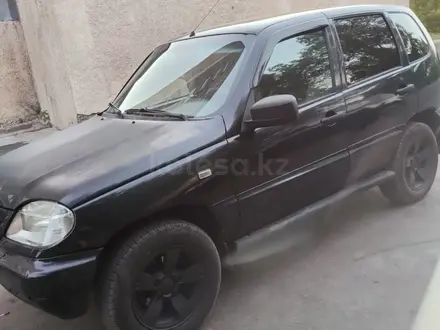 Chevrolet Niva 2007 года за 2 000 000 тг. в Караганда – фото 2