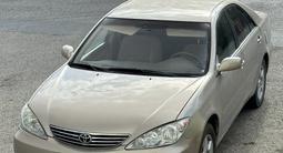 Toyota Camry 2004 годаfor4 200 000 тг. в Атырау – фото 2