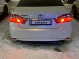 Toyota Camry 2017 года за 9 500 000 тг. в Астана – фото 2