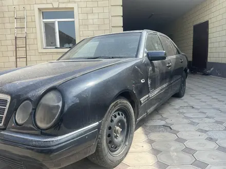 Mercedes-Benz E 200 1996 года за 2 100 000 тг. в Шымкент – фото 7