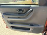 Honda CR-V 1997 года за 3 500 000 тг. в Алматы – фото 4