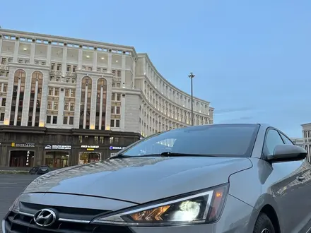 Hyundai Elantra 2019 года за 9 200 000 тг. в Астана