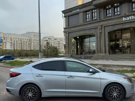 Hyundai Elantra 2019 года за 9 200 000 тг. в Астана – фото 3