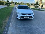 Toyota Camry 2014 годаfor9 800 000 тг. в Шымкент – фото 2