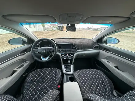 Hyundai Elantra 2018 года за 5 700 000 тг. в Актау – фото 5