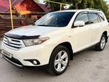 Toyota Highlander 2013 года за 12 000 000 тг. в Караганда – фото 2