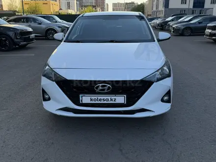 Hyundai Accent 2021 года за 7 400 000 тг. в Астана