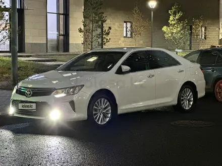 Toyota Camry 2015 года за 11 700 000 тг. в Астана