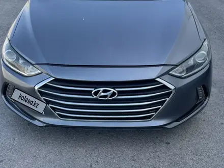 Hyundai Elantra 2018 года за 5 500 000 тг. в Актау