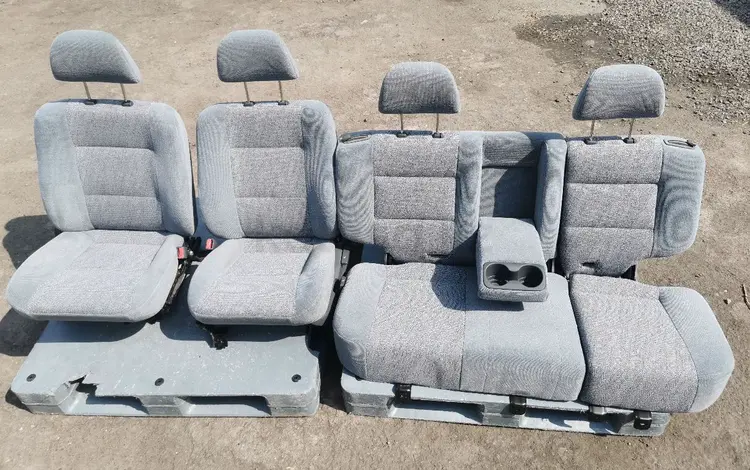 Комплект сидений на Мицубиси челенджер за 120 000 тг. в Алматы