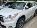 Toyota Highlander 2015 года за 14 500 000 тг. в Атырау